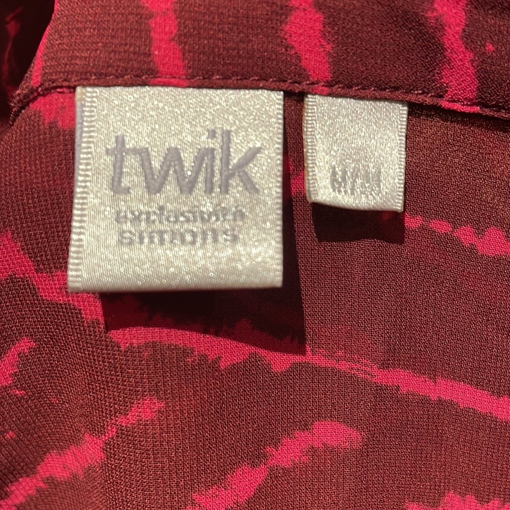 (2/$10) Medium Twik exclusive simons crop blouse - Picture 5 of 9
